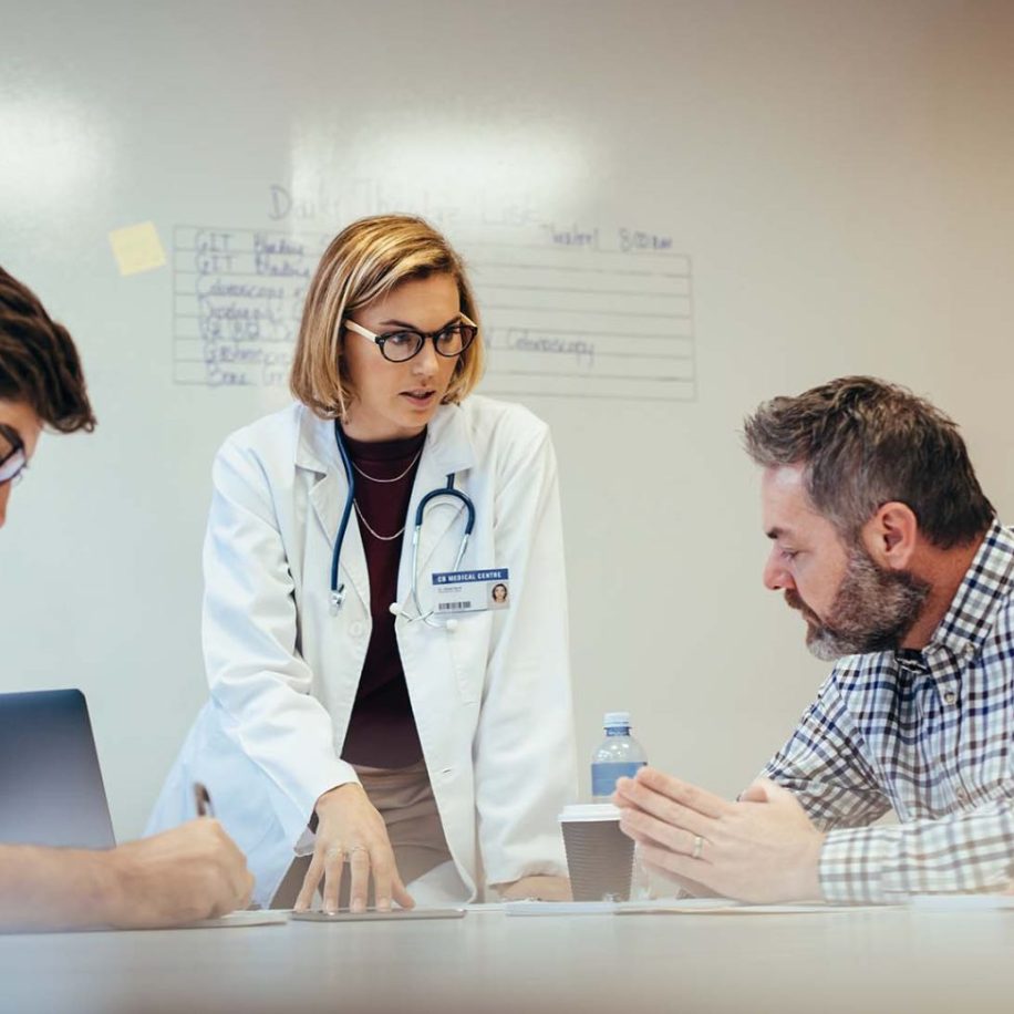 Medical-staff-having-conference-meeting-in-hospital-aspect-ratio-1600-975